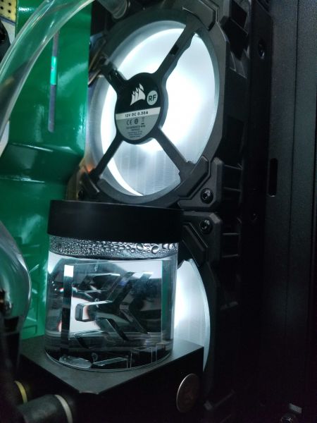 EK FLUID GAMING A240