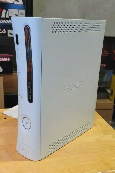 White Xbox 360 FAT **for parts*RROD**