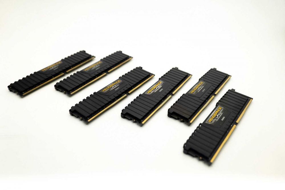 CORSAIR - VENGEANCE LPX 32GB (2PK x 16GB) 3200MHz DDR4 C16 CMK32GX4M2B3200C16