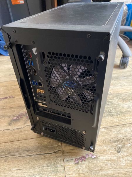 Used Gaming PC (In good Condition) 144+ FPS Comp Gaming