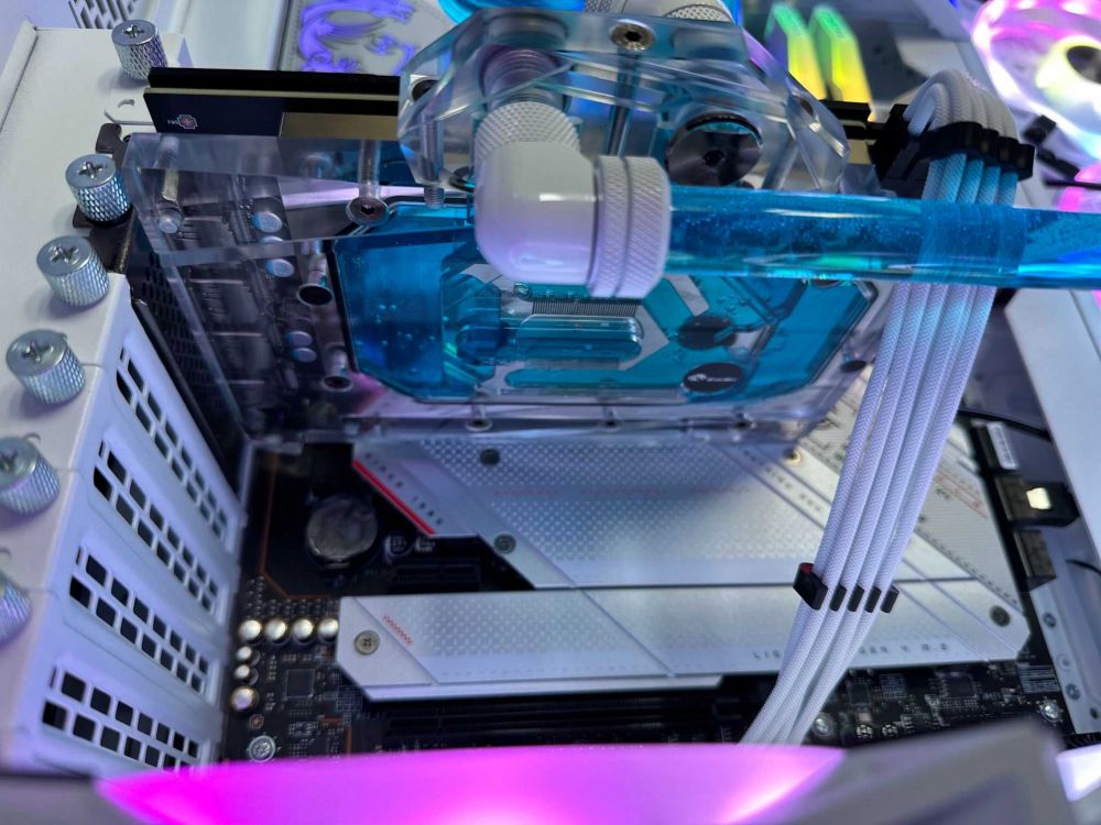 NV7 fully water cooled Gaming PC