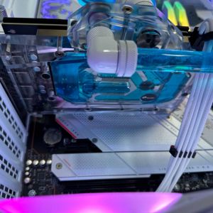 NV7 fully water cooled Gaming PC